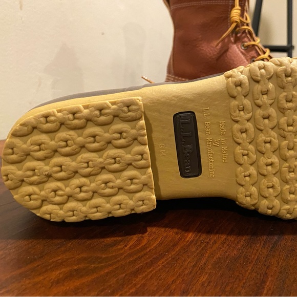 Women’s L.L. Bean Boots, 8" Shearling-Lined PrimaLoft - Picture 6 of 11